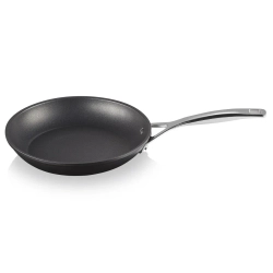 Le Creuset Сковорода PRO с антипригарным покрытием 20см.