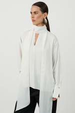 Блуза с шарфом