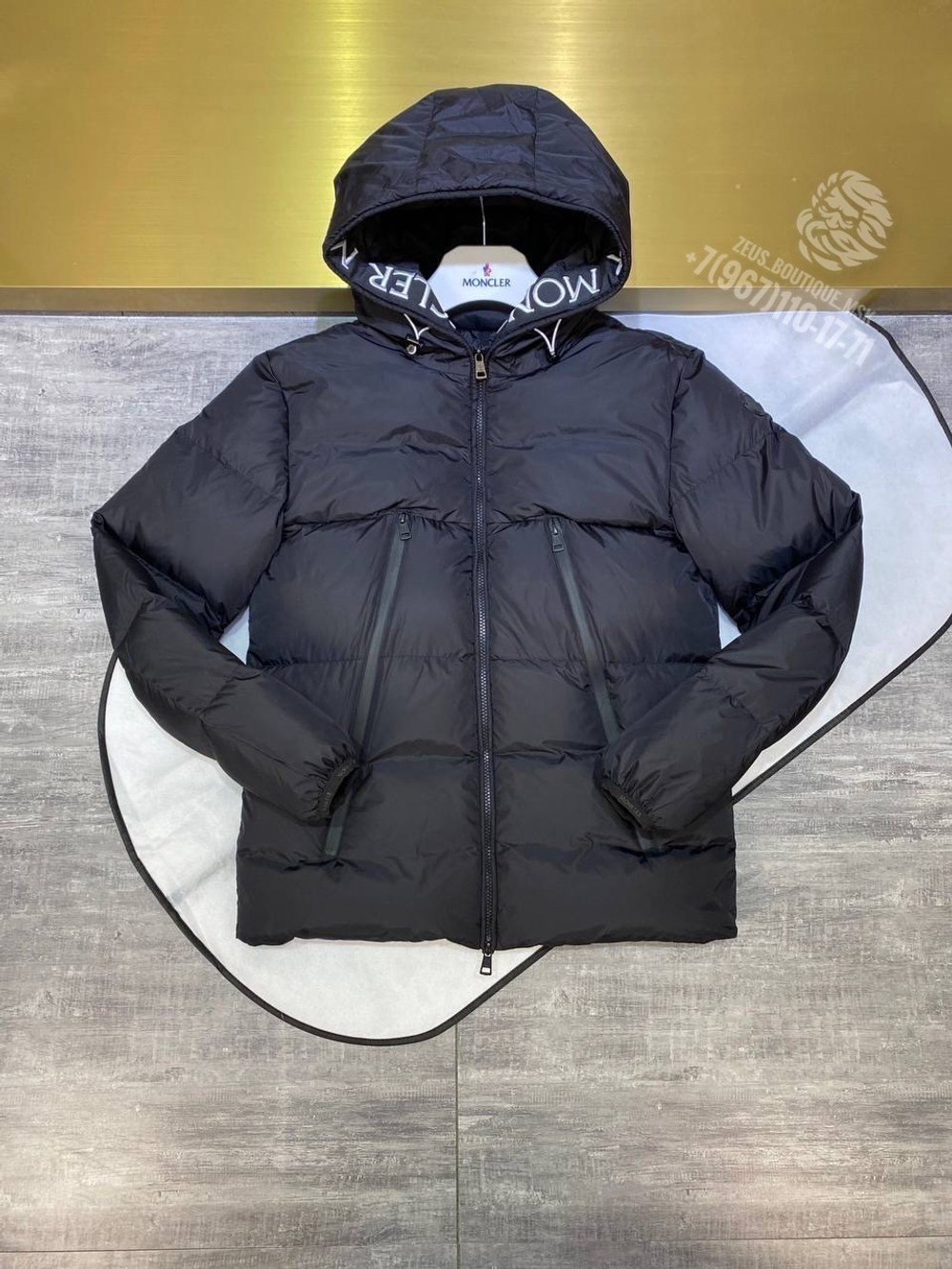 Пуховик Moncler
