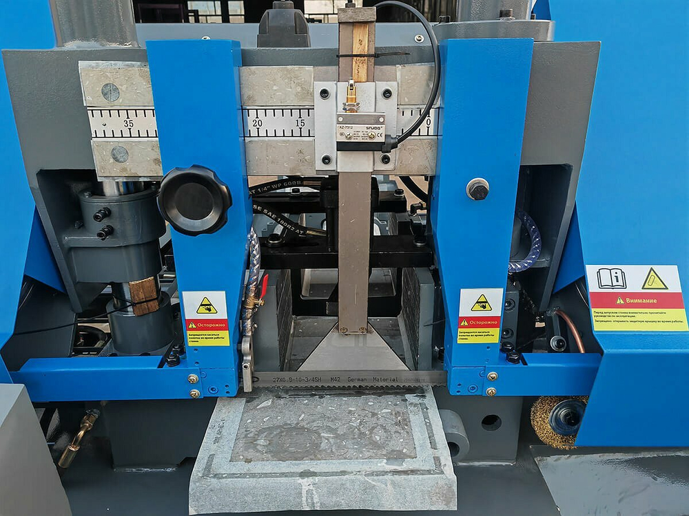 Автоматический колонный ленточнопильный станок MetalTec BS 300 ZA