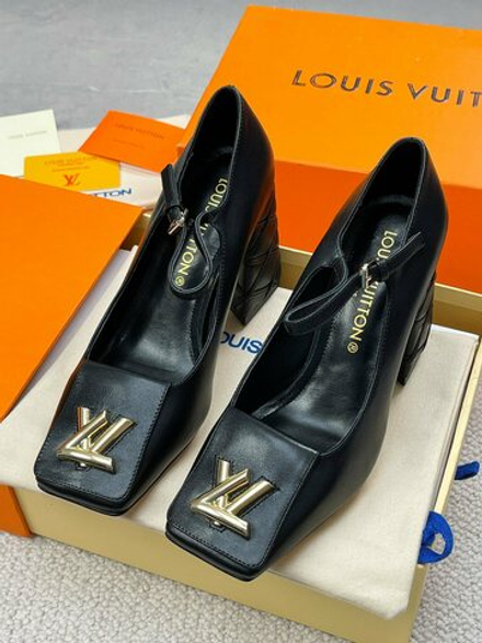 Louis Vuitton Shake Pump