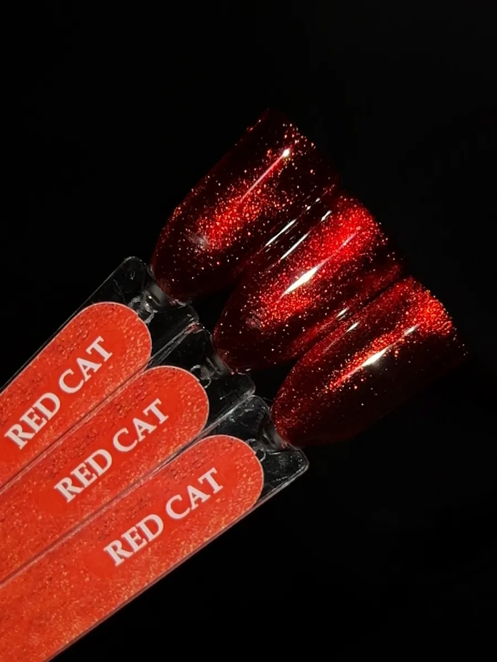 Gel polish with cat eye effect Enigmanic Red Cat 10 ml.