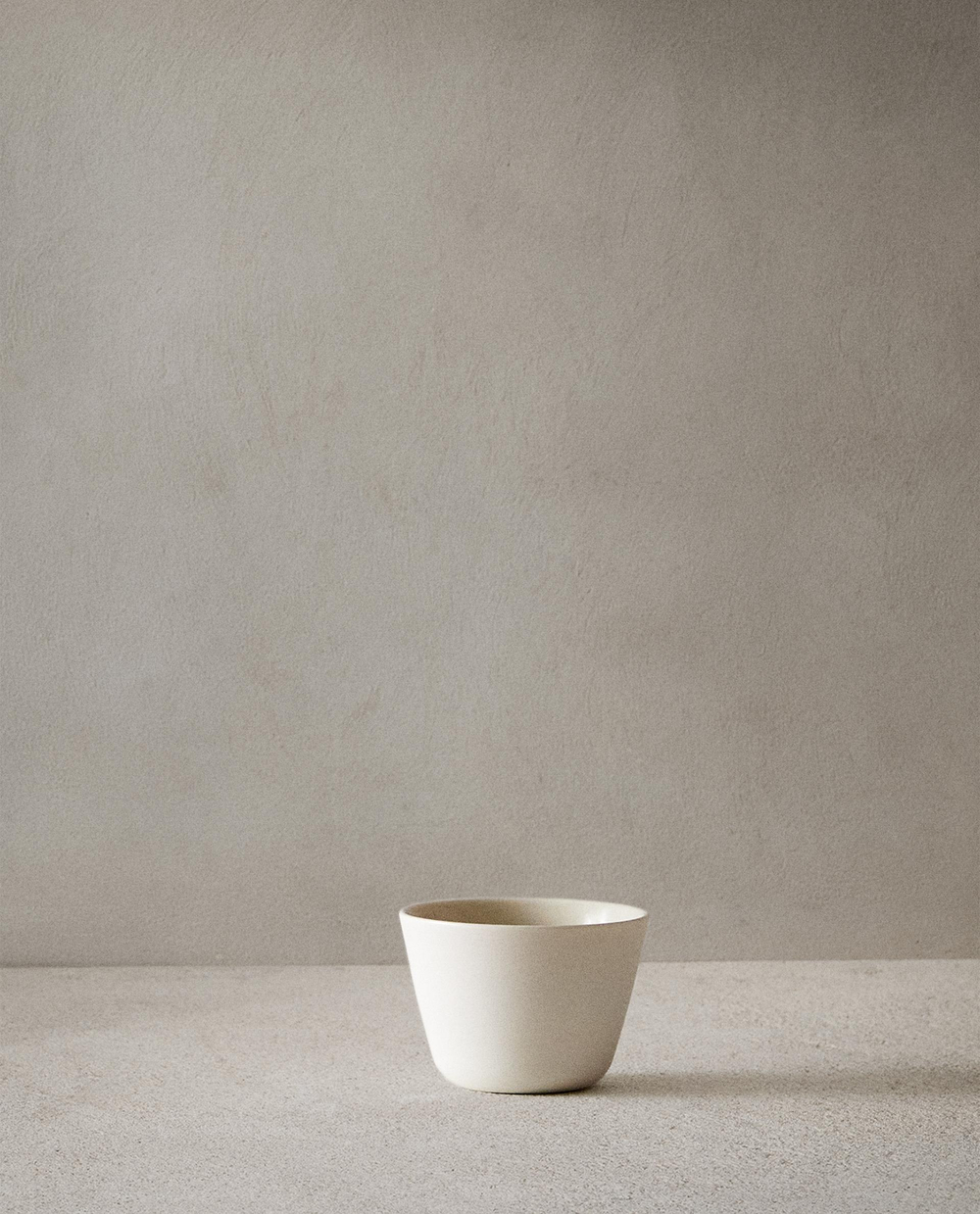 Zara Home чашка из фарфора, цвет бежевый, 9 см · 3265/207