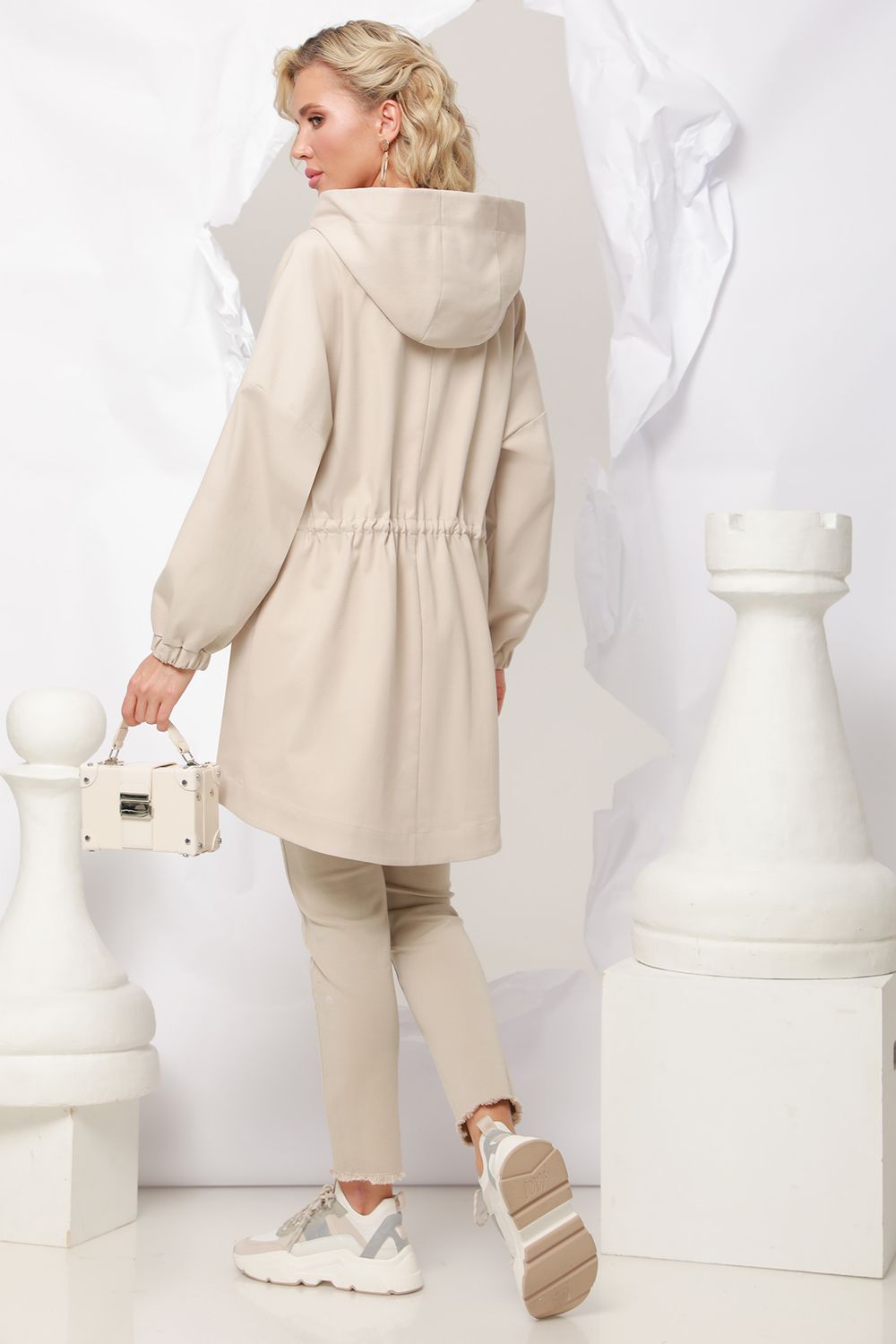 Ветровка бежевая с капюшоном DStrend (Акция)