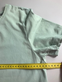 Футболка в базовом цвете, визуально 46/48 размер