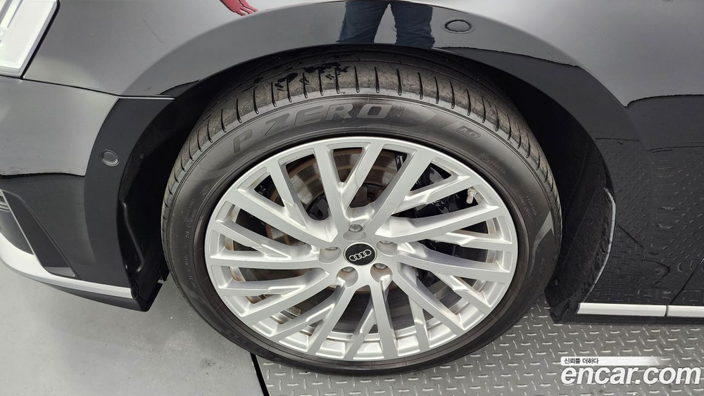 Audi A8 (D5) 55 TFSI Quattro LWB (12.2021)