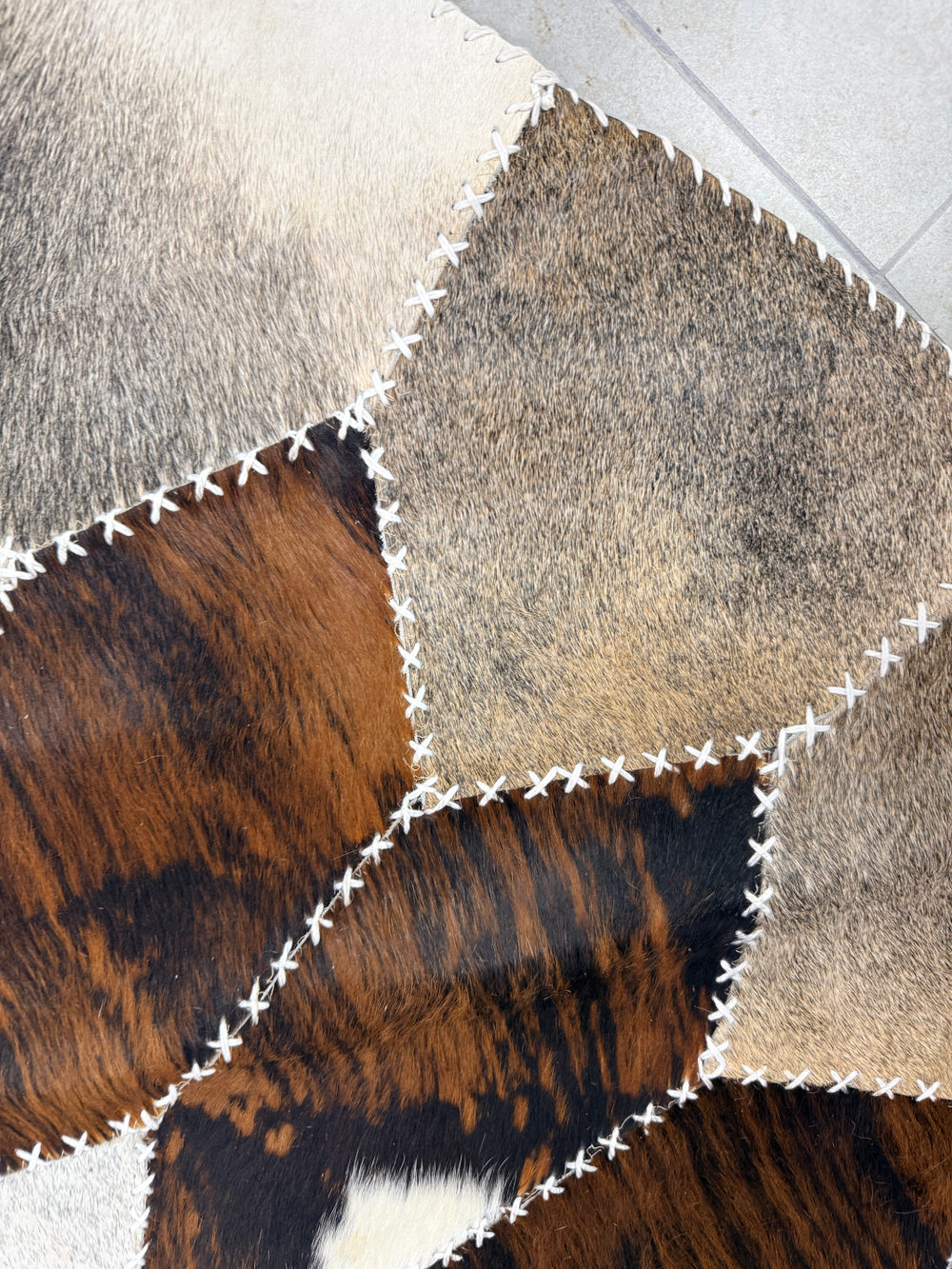 Ковер круглый натуральный на пол / Телячья шкура / 200 см