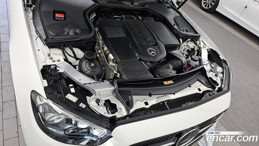 Mercedes-Benz E-Class W213 E300d 4MATIC Coupe (02.2023)