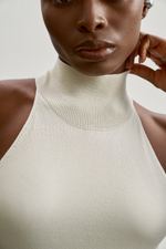 Платье ESSENTIAL с открытой спиной, молочный