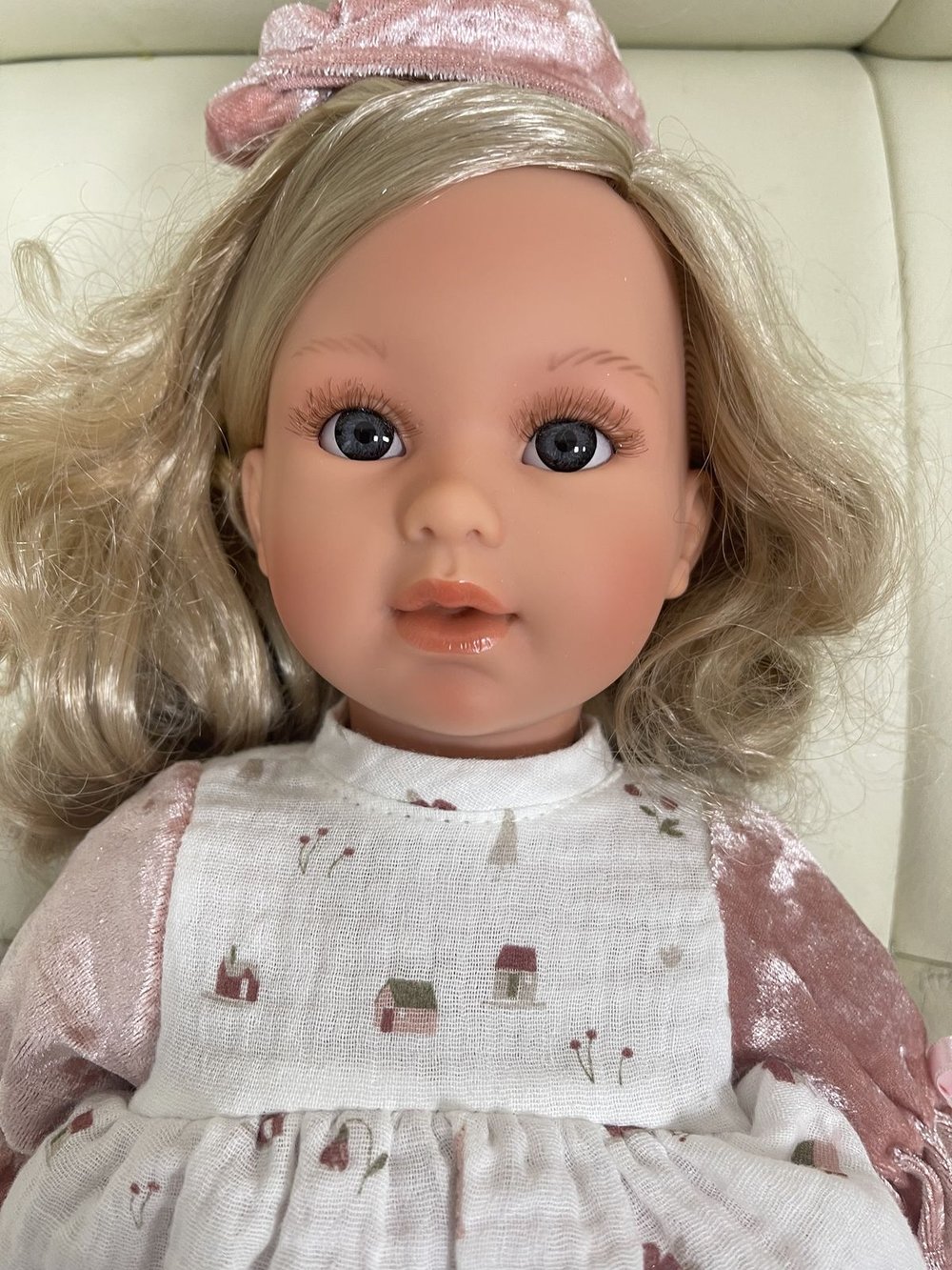 Уценка. Кукла для девочки мягконабивная 40см Люсия (54044)