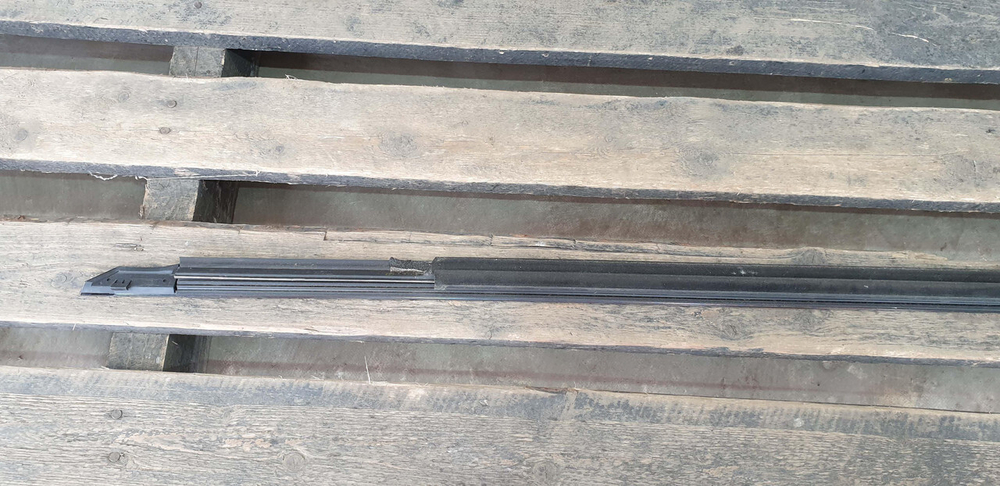 Молдинг двери передней правой Mercedes C (W205) 14-23 Б/У Оригинал A2057204610