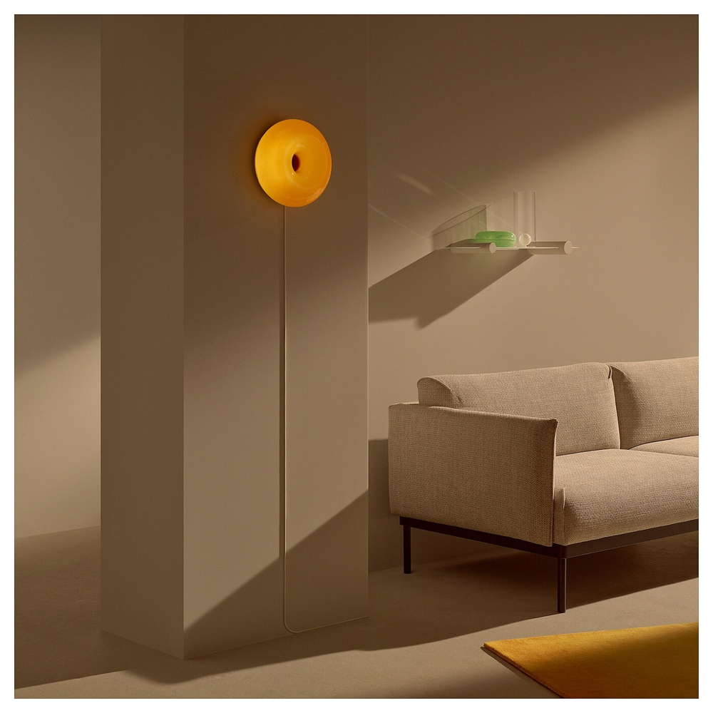 IKEA VARMBLIXT  (ИКЕА ВАРМБЛИКСТ)  -  Светодиодная настольная/настенная лампа, оранжевое стекло/круглая, 30 см