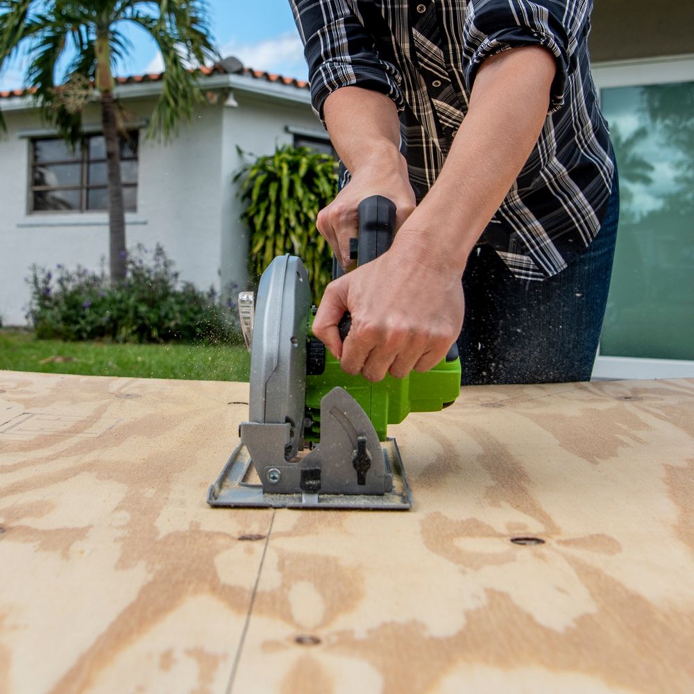 Дисковая пила акк. Greenworks GD24CS, 24V,б/щет,185х20мм, 4500 об/мин, рез 63мм,1х5Ач,ЗУ,кор (1500907CUG)