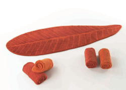 Коврик для ванной 65x185 Abyss & Habidecor Feuille 725 красный Португалия