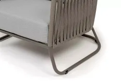 "Багамы" кресло плетеное из роупа, каркас алюминий бежево-серый (RAL7006) муар, роуп серо-коричневый 23мм, ткань светло-серая