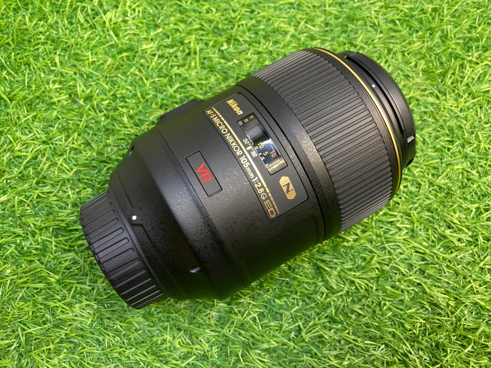 Nikon 105mm 2.8G IF-ED AF-S VR Micro-Nikkor