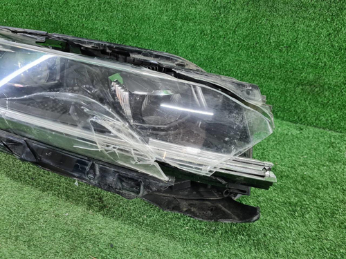 Битая Фара правая VW Touareg 3 (2018-2023) LED