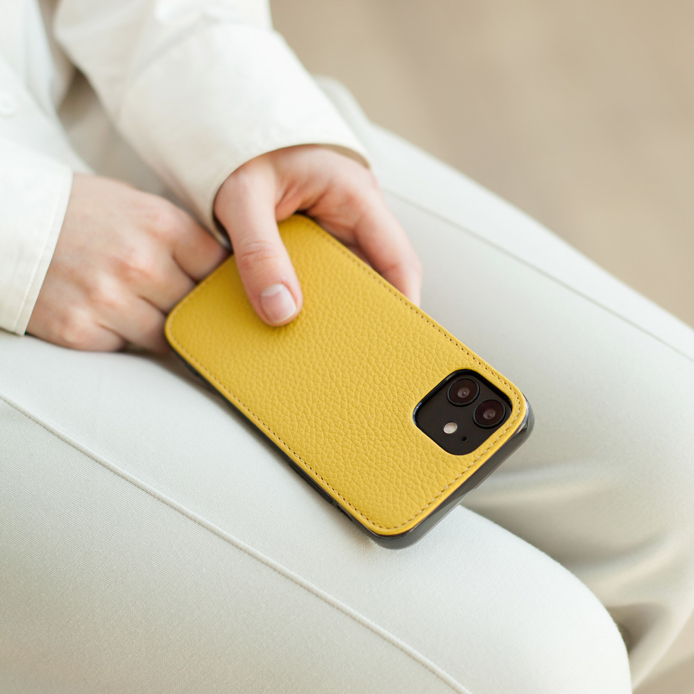 Накладка для iPhone 12/12Pro из кожи теленка, желтого цвета