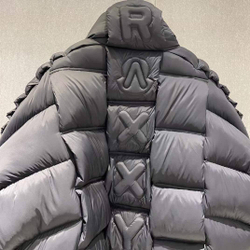 Пуховик Moncler