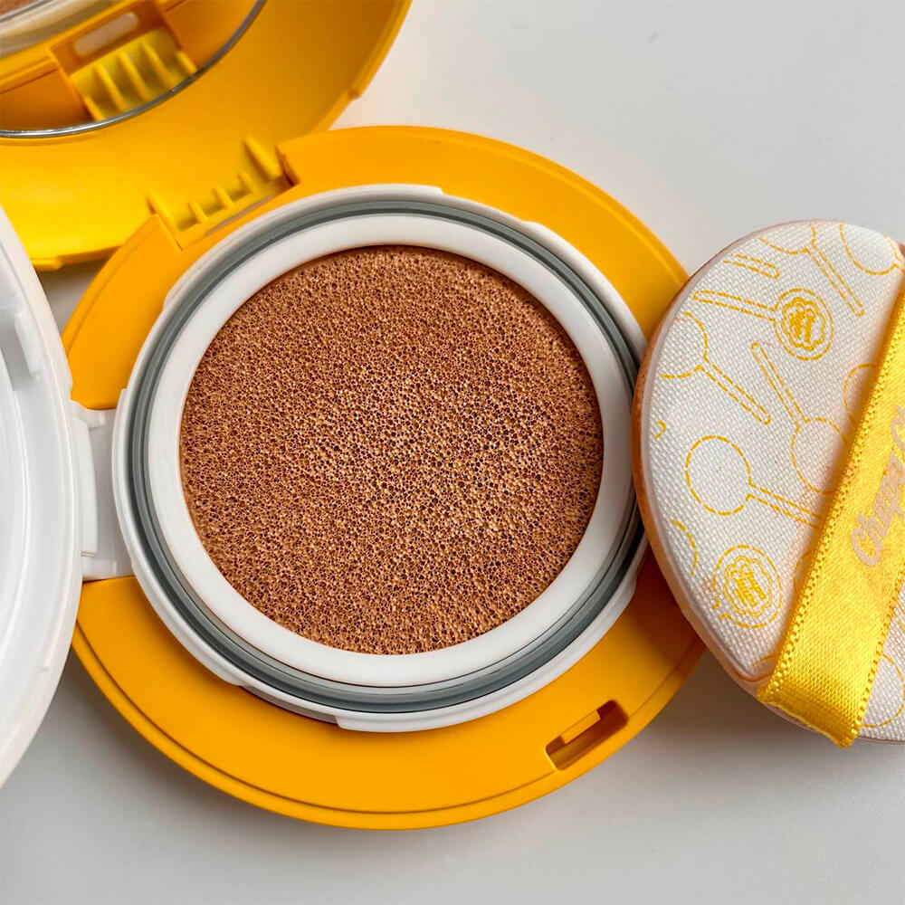 Тональный кушон с блюр-эффектом Chupa Chups Candy Glow Cushion SPF 50+ PA++++ 4.0 Medium