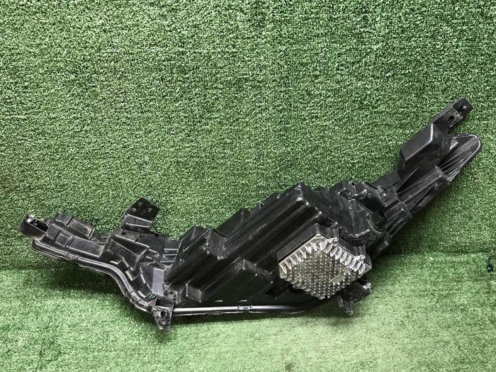 Фара правая Changan CS75PLUS (2021-2024) LED