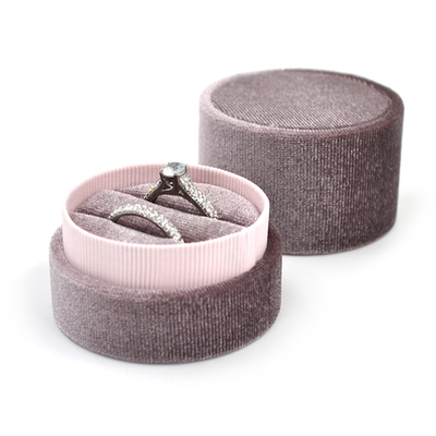 Футляр ДЫМЧАТЫЙ пластиковый с оклейкой, серия "ОКРУЖНОСТИ", 52х52х48 мм