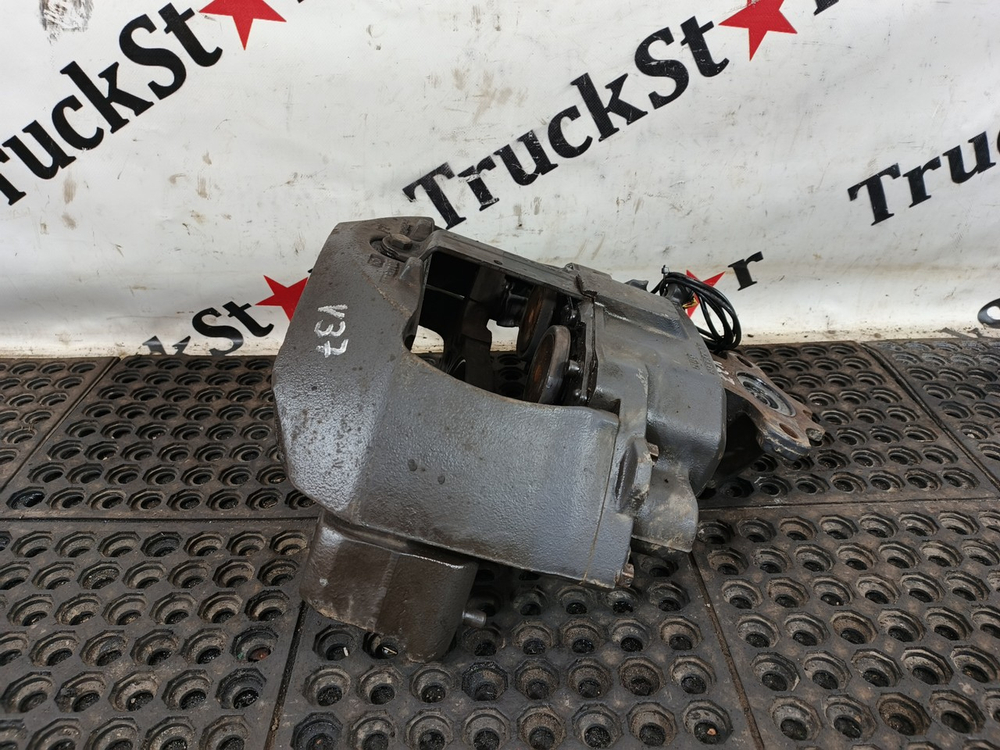 Суппорт передний левый 2019г.