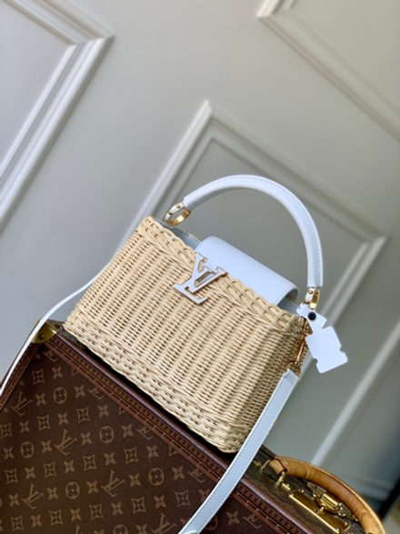 Louis Vuitton Capucines BB
