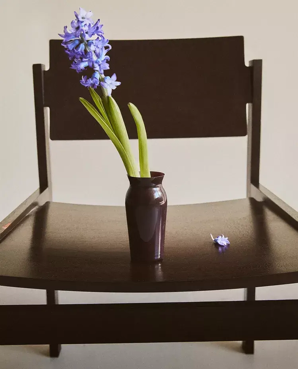 ZARA HOME СТЕКЛЯННАЯ ВАЗА, БУРГУНДСКИЙ