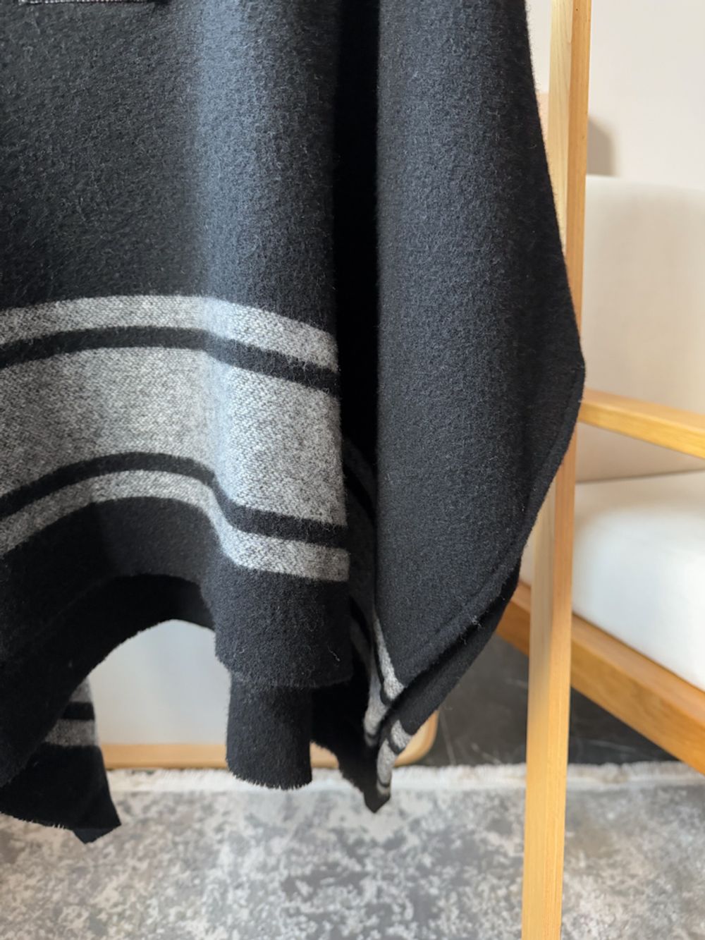 Шерстяное пончо Moncler, 116