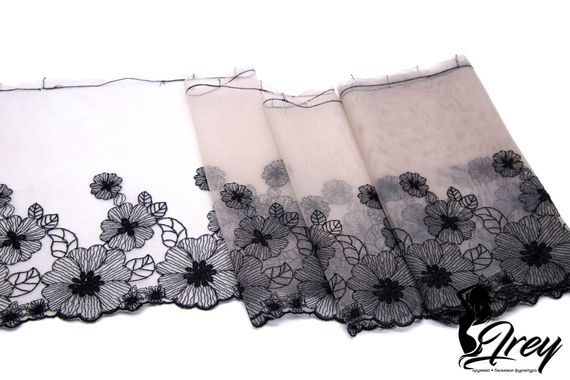 05-136 Вышивка на неэл. сетке 21 см, кремовый/черный  (левая)