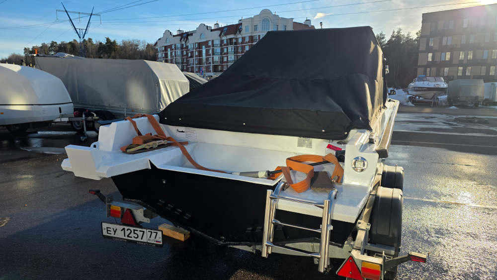 Лодка Беркут M-HT + Прицеп МЗСА 81773G.031. В наличии
