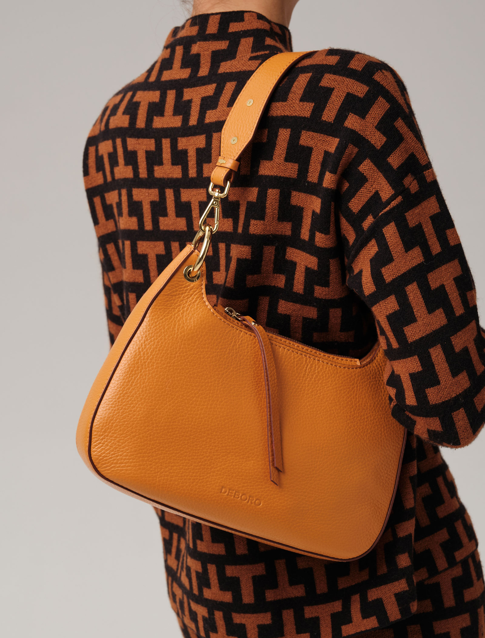 Сумка Deboro 30486 оранжевый карандаш