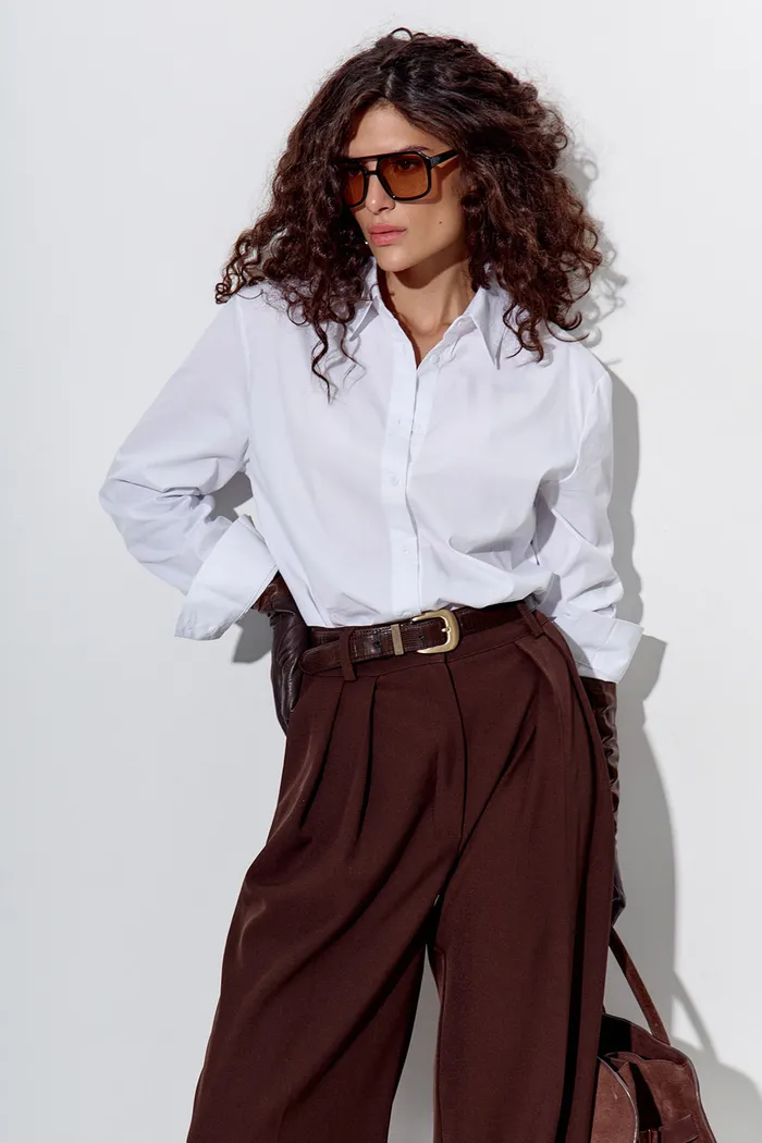 Свободная базовая рубашка из хлопка белого цвета