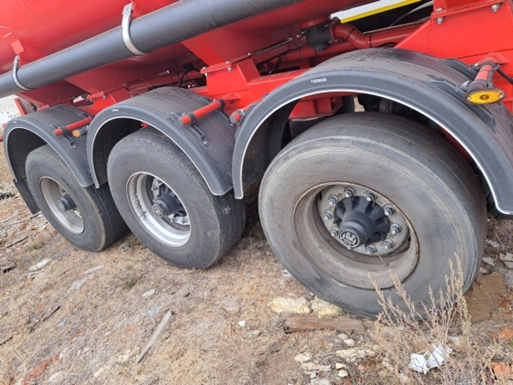 Компания автоприцепов 9639* Полуприцеп цистерна 9639T