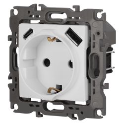 Розетка ЭРА Серия 12 12-4108-01М 2P+E 16A-250В со шторками с USB type-A+C 5В-3А белый матовый