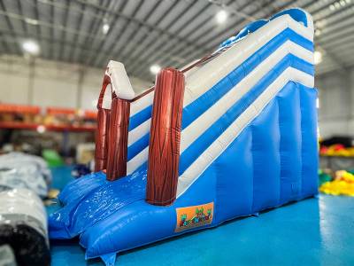 Коммерческий надувной батут «Зимняя горка Арктика», 6*4*6 м