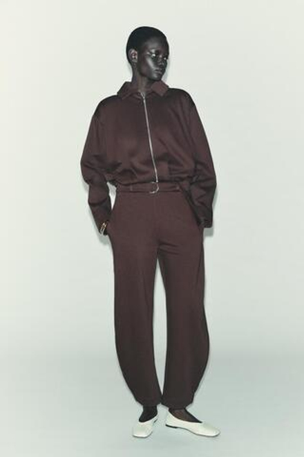 ZARA БОМБЕР ИЗ МЯГКОЙ ТКАНИ СО СКЛАДКАМИ, ШОКОЛАДНЫЙ