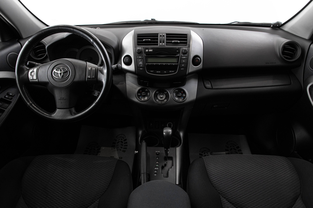 Toyota RAV4, 2011 год