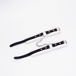 Бело-красные кожаные оковы