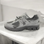 New Balance 2002R Gore-Tex • Charcoal