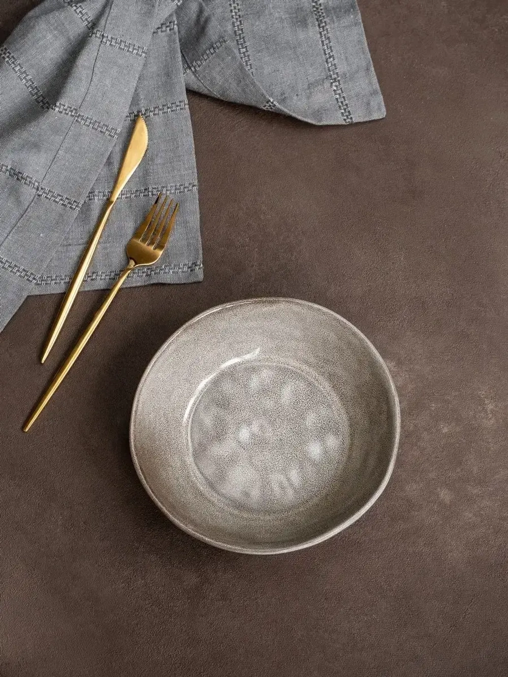 Набор из 2 тарелок мятый фарфор серая глубокая