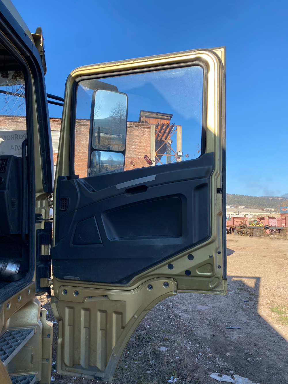 Shacman (Shaanxi) SX* 8x4 Самосвал SX33186V366 (Дизельный, 11,6 л, 423 л.с., МТ)