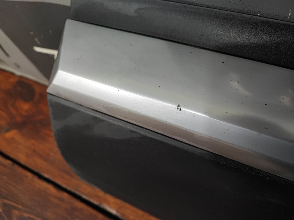 Накладка двери передней правой Hyundai Santa Fe 4 (TM) 18-нв Б/У Оригинал 87722S1000