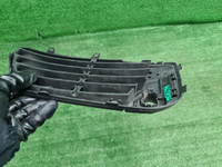 Решетка переднего бампера правая BMW X1 F48 15-19