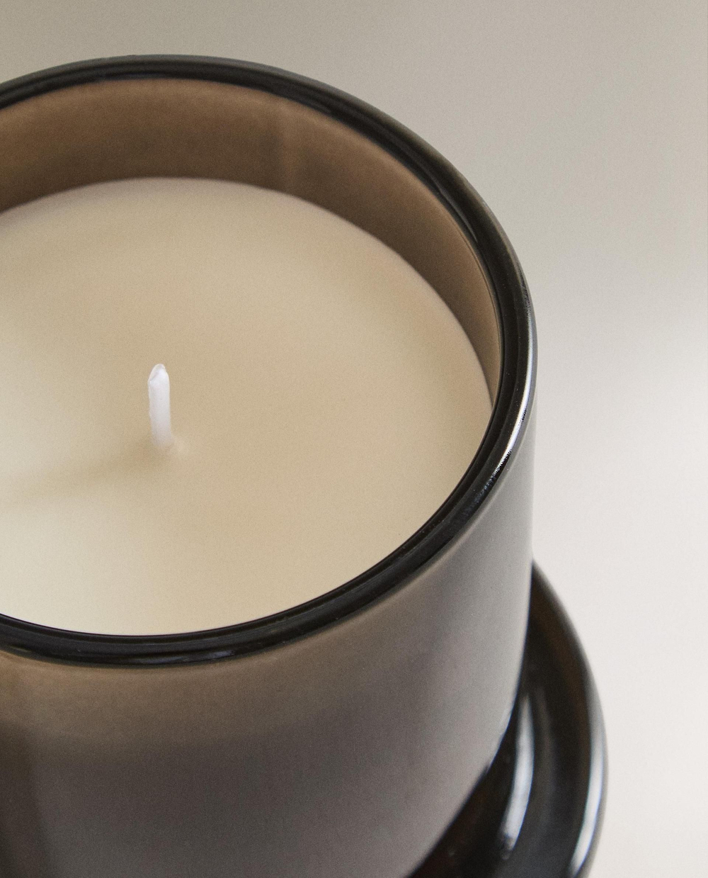 Zara Home - Ароматическая свеча cuir nuit, 140 г