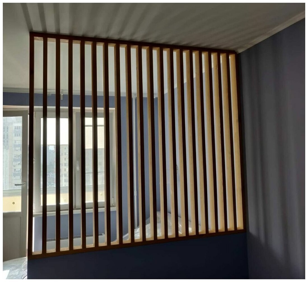 Декоративная перегородка на подиуме из Сосны 40х80мм