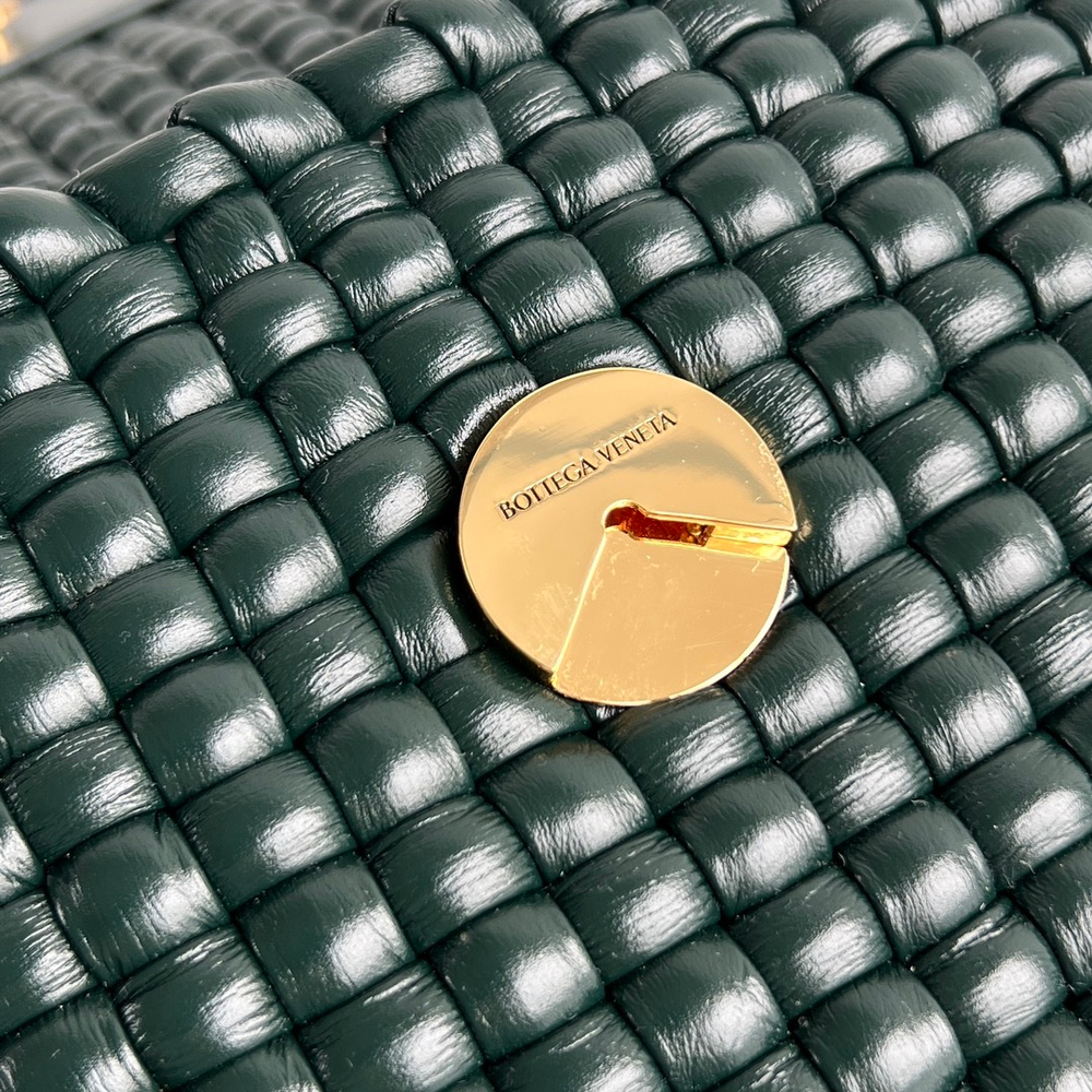 Bottega Veneta Swing 25 cm