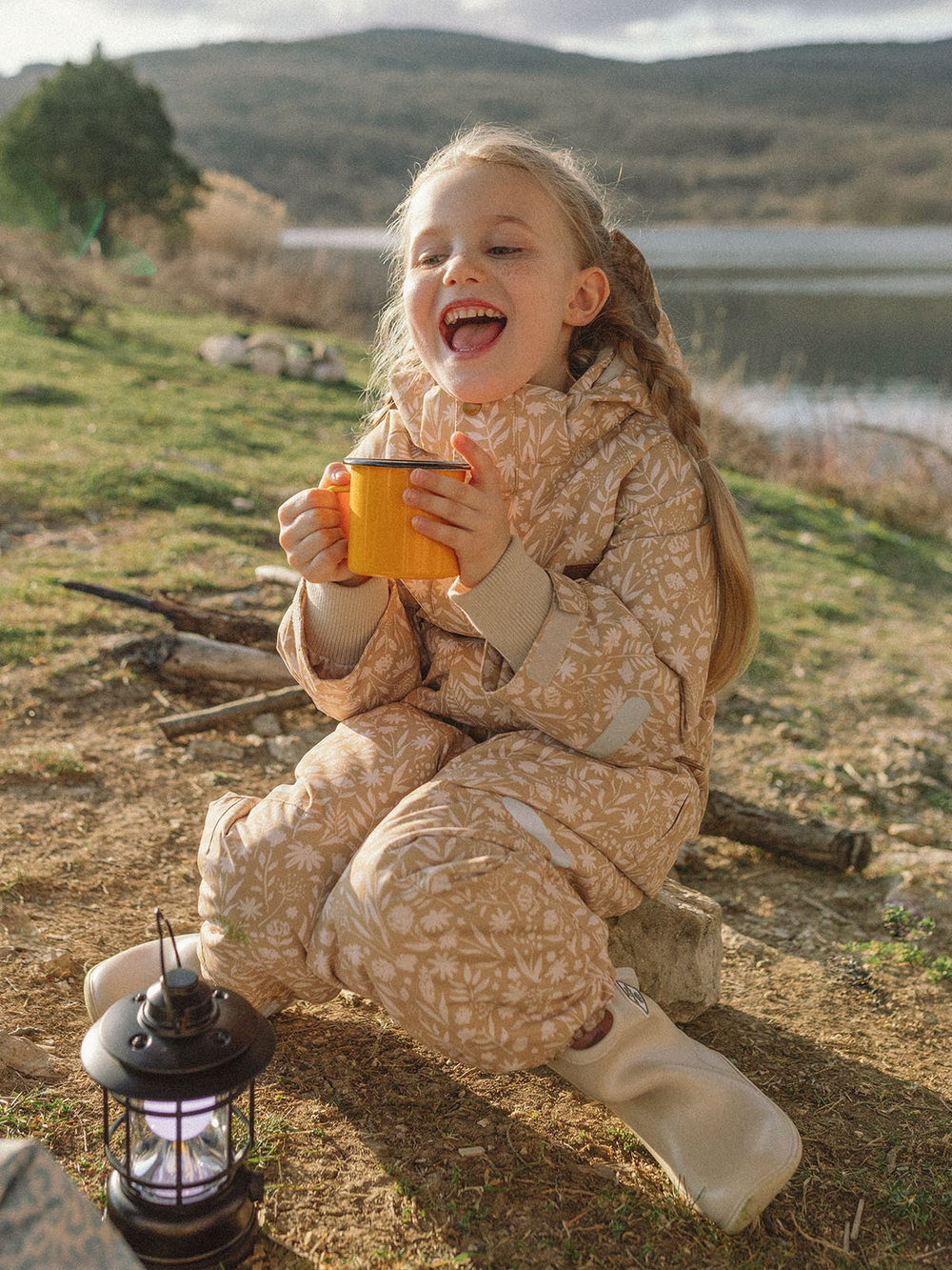 Комбинезон мембранный демисезонный Mjölk Caramel Flowers, утеплитель 150гр/м2