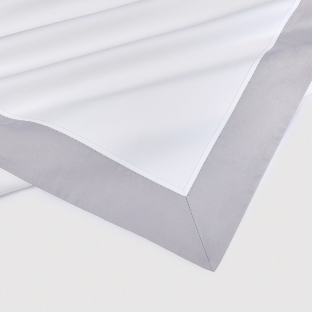 Постельное белье 2 спальное евро макси Сlaire&Caroll Frame белое с серым